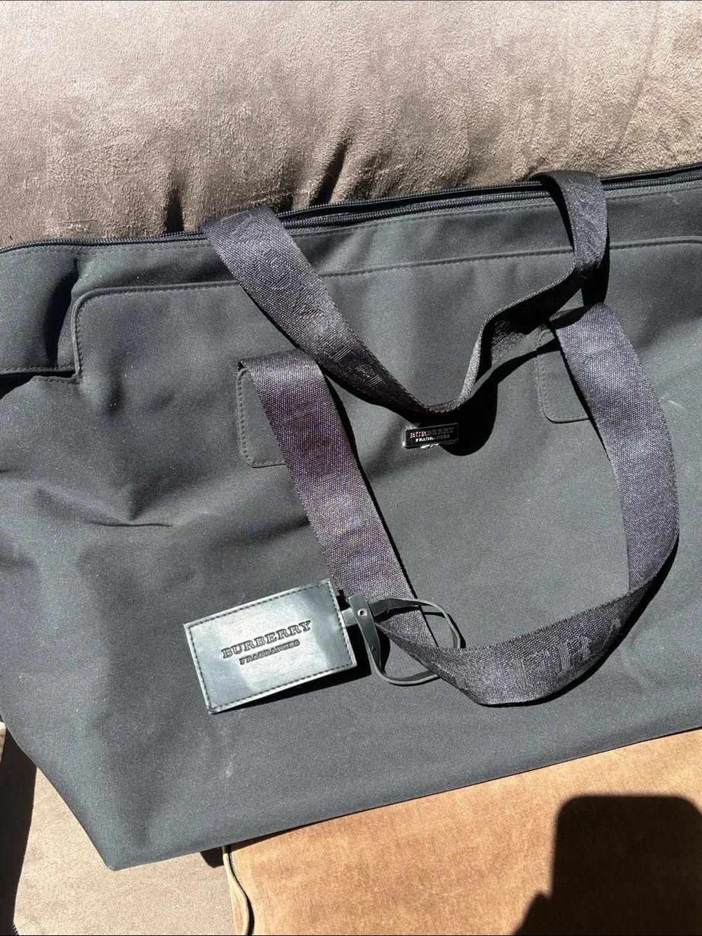 Burberry Black weekender Tote Bag - Classic Everyday Carry fragrance tote